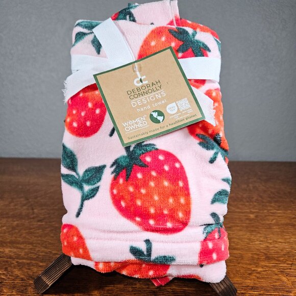 Strawberry Print Hand Towels Set of 2 NWT - Picture 1 of 4